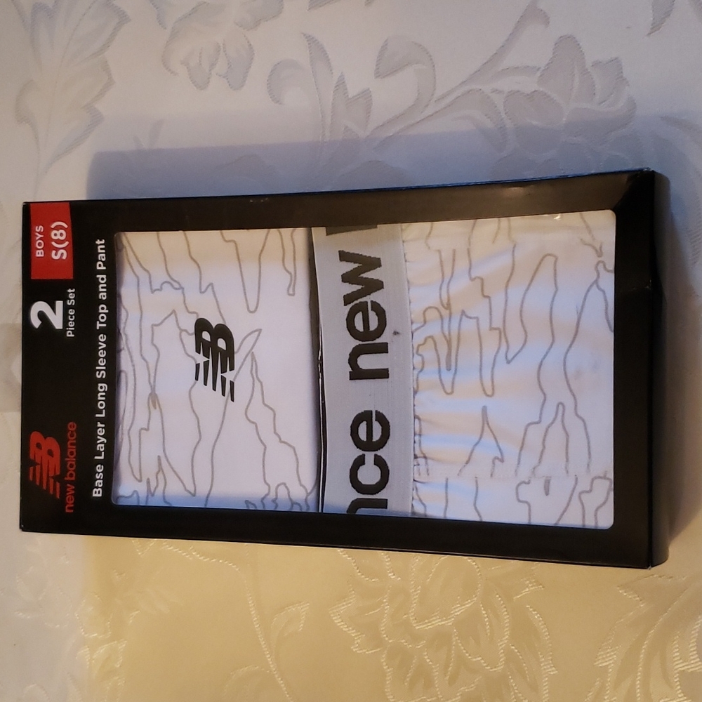 NEW BALANCE 2-PIECE SET LONG SLEEEVE & PANTS BASE LAYER BOYS **204**